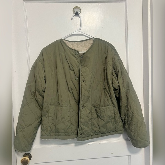 Zara Green Quilted Jacket with sherpa lining TRENDING Size XS - Picture 1 of 4